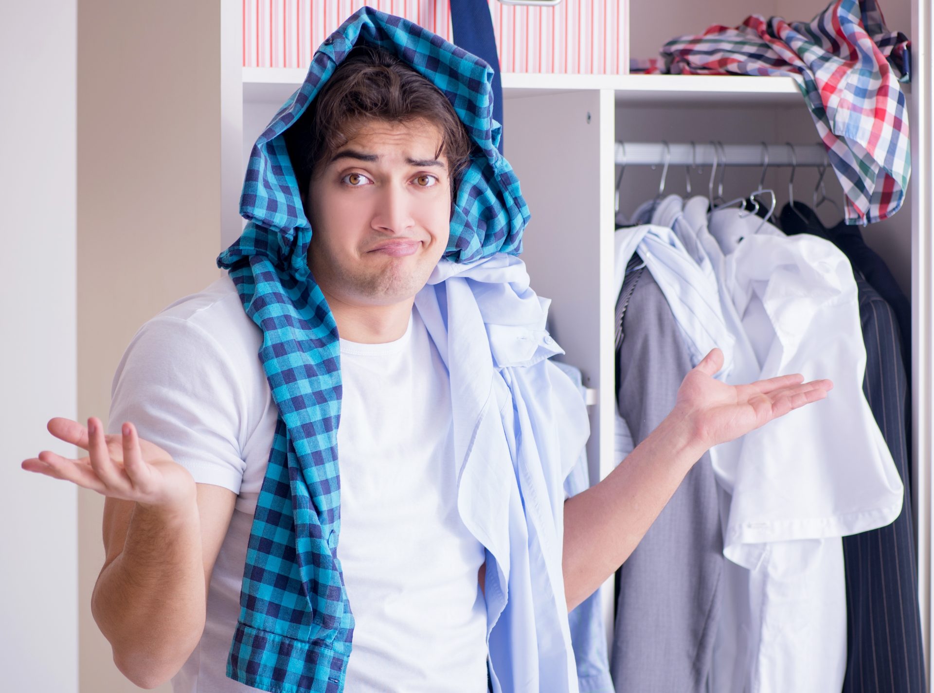 Capsule wardrobe dla mężczyzny – praktyczne porady
