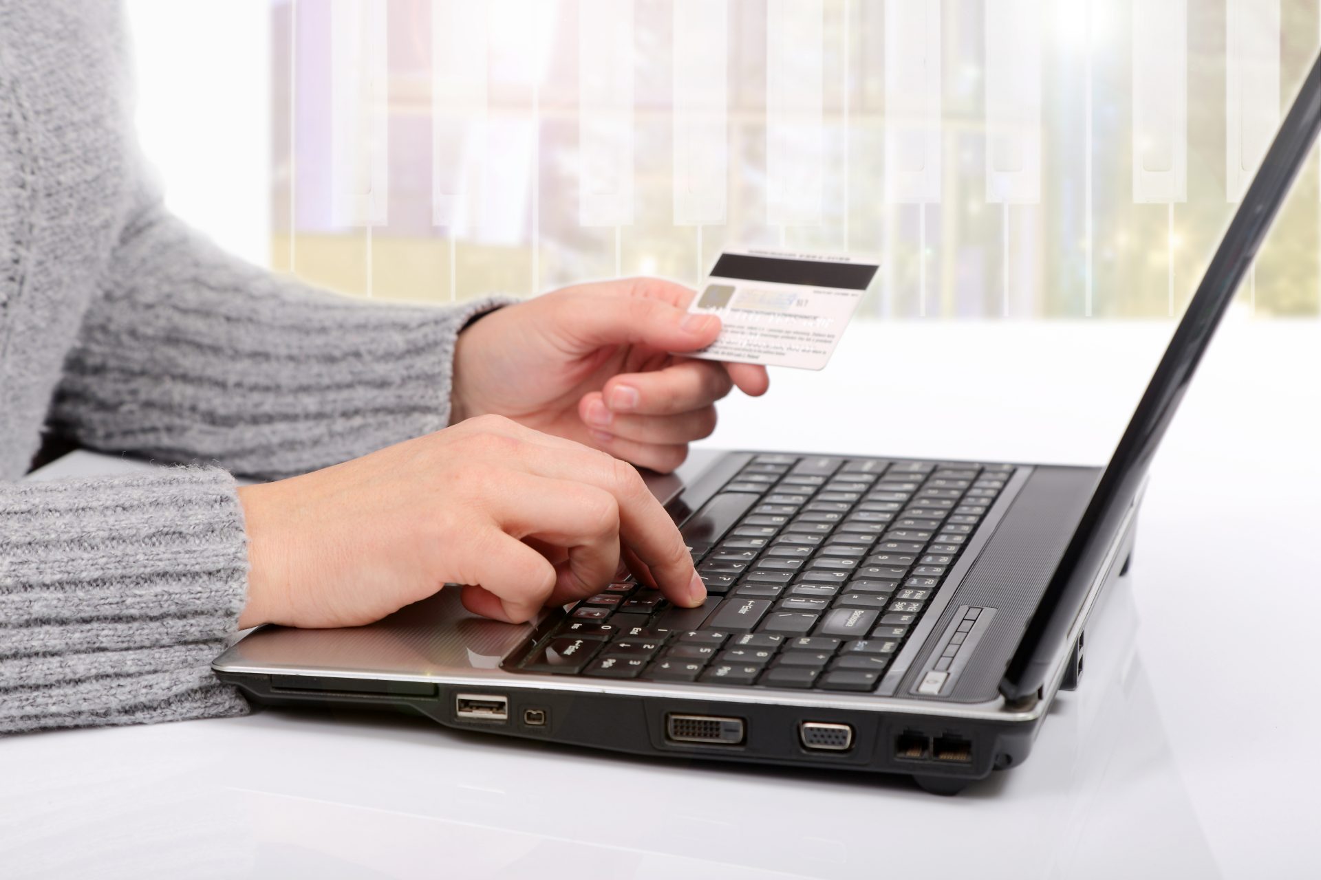 Jak oszczędzać na zakupach online?